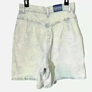 Vintage 80s Jean Shorts Pleated Blue Light Wash 24” Waist Bermuda Sunset Blues